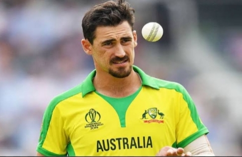 how many wickets has Mitchell Starc
