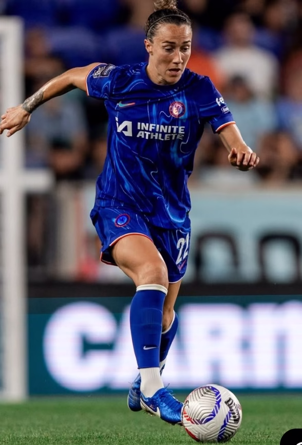 how much does lucy bronze earn