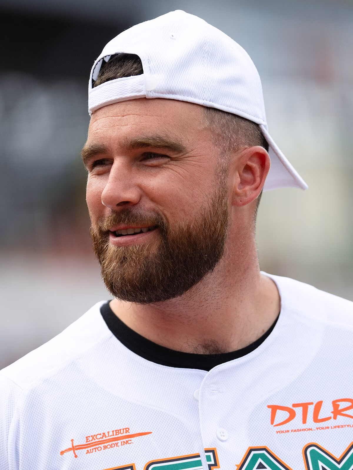 what travis kelce comes home to meme