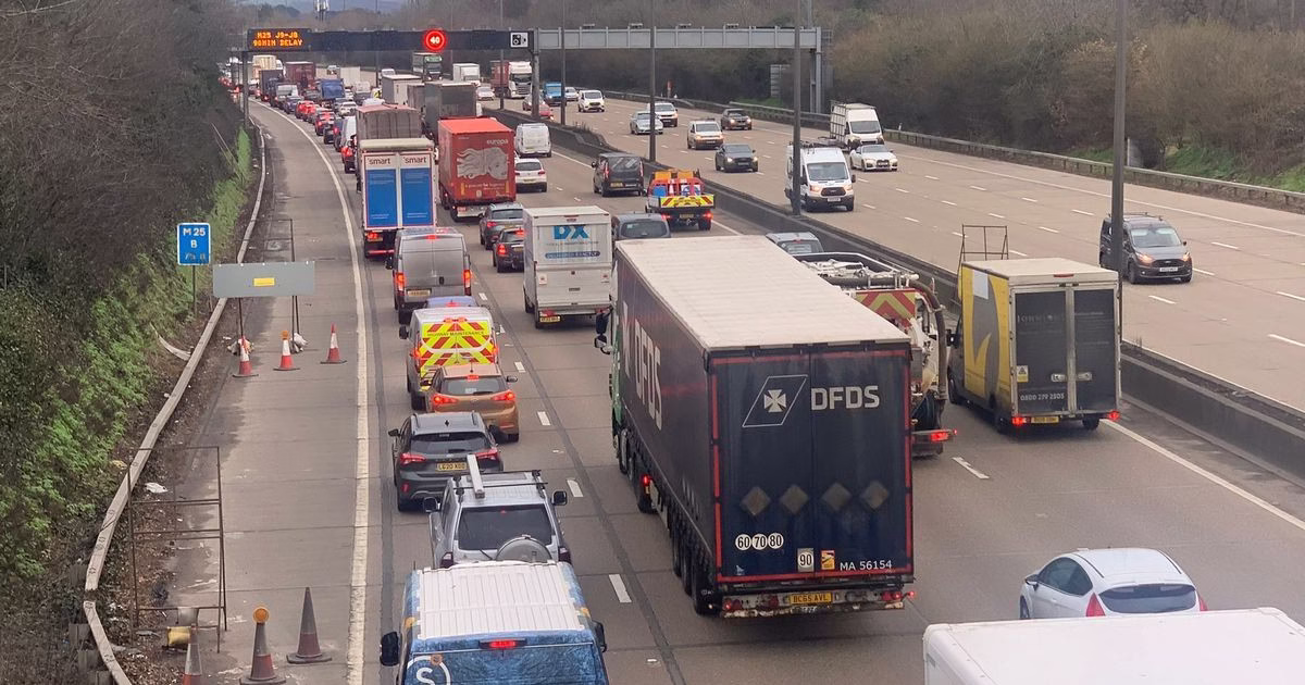 why is there so much traffic on m25